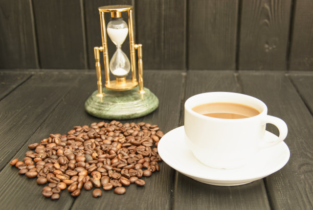 美味、新鲜、芳香、浓郁的咖啡图片下载