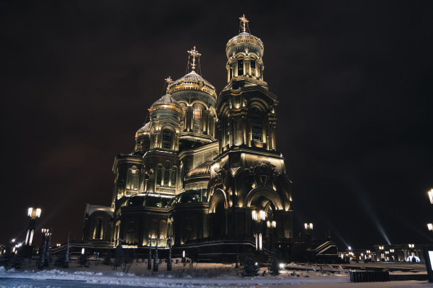 冬天美丽的东正教教堂。在爱国者公园的俄罗斯武装部队的主要寺庙图片下载
