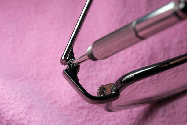 玻璃金属框的修理图片下载