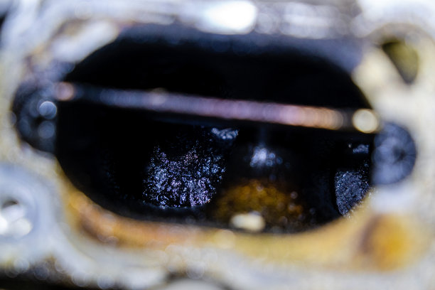 发动机气门故障，有油垢图片下载