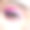 特写微距镜头的人类女性眼睛与粉红色的眼影图片下载