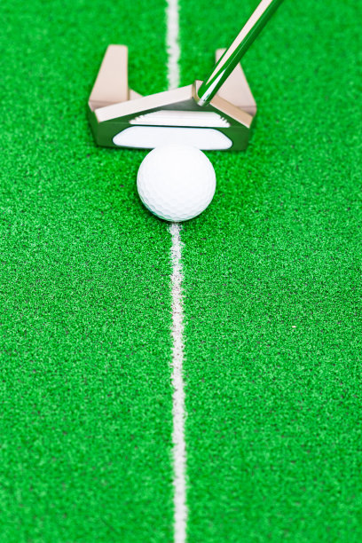 高尔夫球杆俱乐部练习图片下载