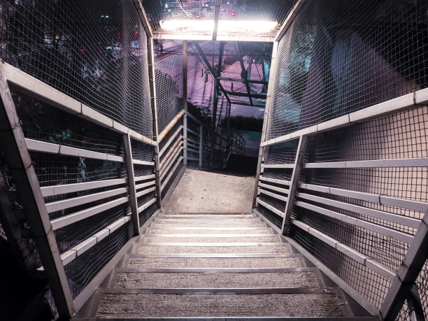 夜间行人天桥图片下载