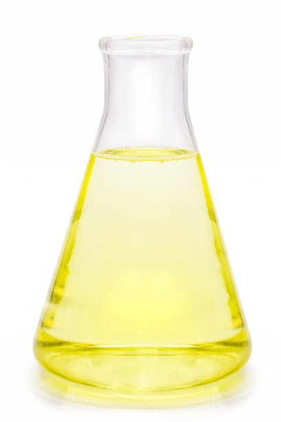 亚氯酸钠，化学式NaClO"u2082的化合物。用于糖和酒精段及水的处理和消毒图片下载