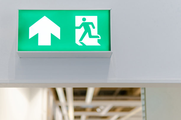 紧急出口标志或消防出口标志图片下载