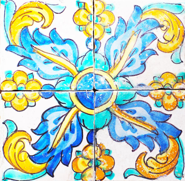 老房子立面传统瓷砖的细节。装饰瓷砖。瓦伦西亚传统瓷砖。花卉装饰。图片下载