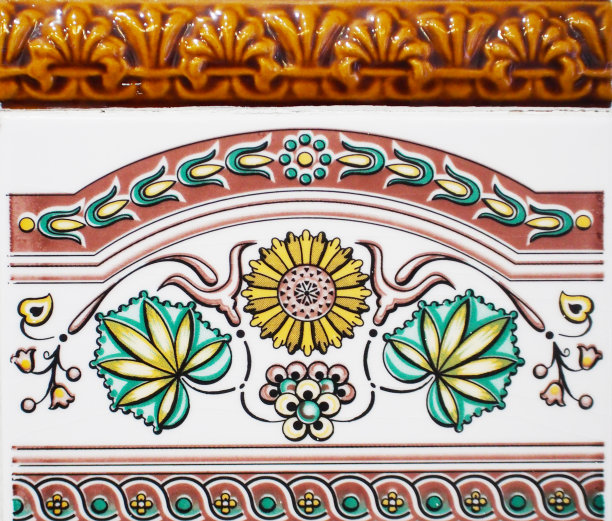 老房子立面传统瓷砖的细节。装饰瓷砖。瓦伦西亚传统瓷砖。花卉装饰。图片下载