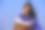 快乐微笑的学生女孩与在户外拍摄图片下载