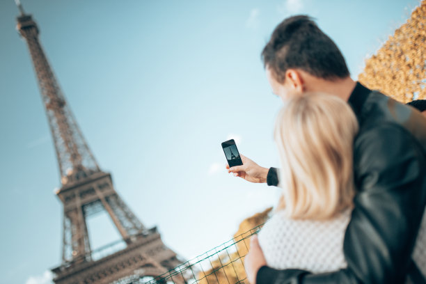 幸福相聚巴黎图片下载