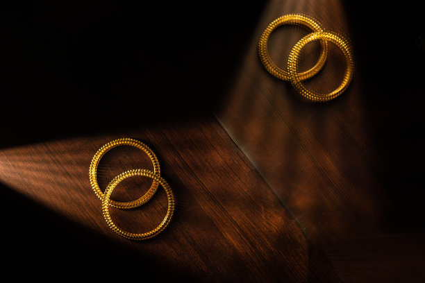 新娘的手镯图片下载