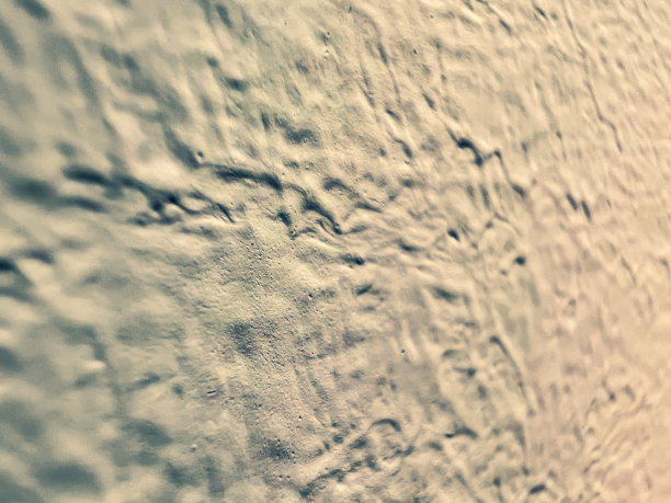 白色墙壁的特写。图片下载