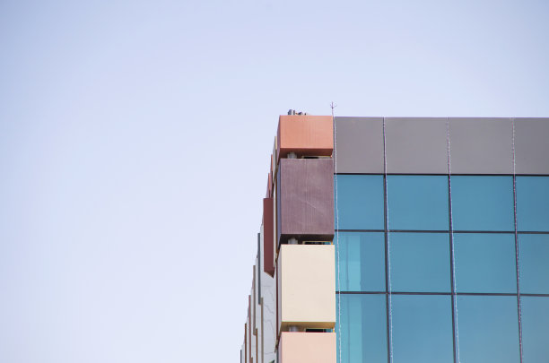 背景建筑的抽象线条：现代建筑细节图片下载