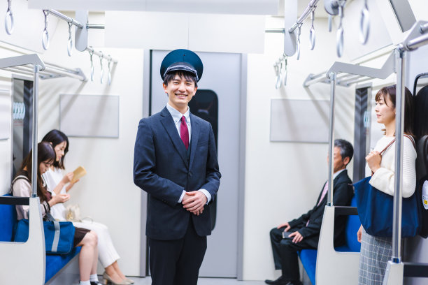 列车长在火车上工作图片下载