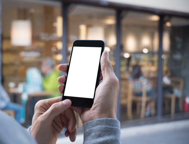 在餐厅用智能手机模拟一下图片下载