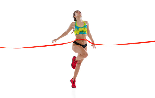 职业女跑步运动员，在夏季运动制服训练孤立在白色背景下。运动、竞争、健康的理念图片下载