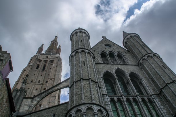 比利时布鲁日的圣母教堂。图片下载