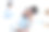 这张照片拍摄的是一个年轻的呼叫中心代理在她的办公桌上睡觉图片下载
