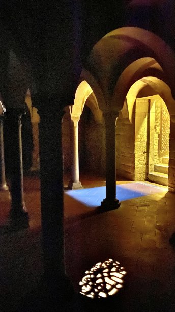 位于圣三一广场的萨塞蒂教堂(无伴奏萨塞蒂)的地下室里。图片下载