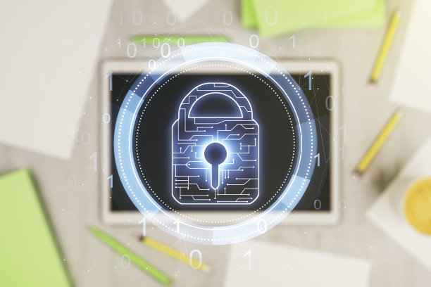 创意概念与锁符号和微电路插图和现代数字平板的背景，俯视图。保护和防火墙的概念。Multiexposure图片下载