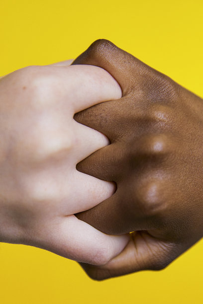 多样化的双手紧握图片下载