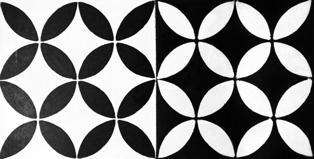 老房子立面传统瓷砖的细节。装饰瓷砖。瓦伦西亚传统瓷砖。花卉装饰。图片下载