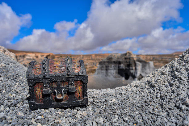 物体在干燥的沙漠图片下载