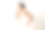 年轻的新娘穿着漂亮的婚纱靠近镜子在室内图片下载