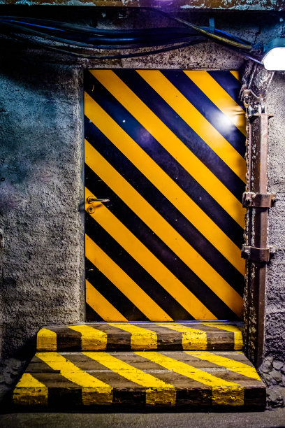 仓库的工业门图片下载