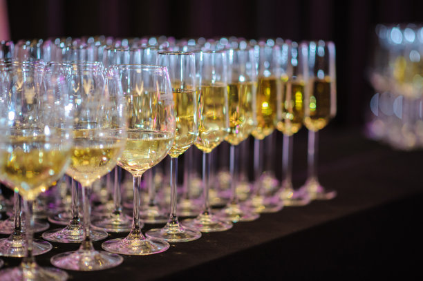 用香槟酒举办婚礼装饰派对图片下载