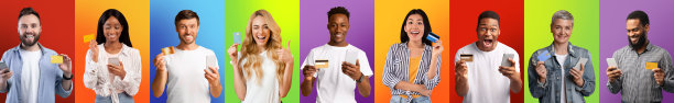 激动的多民族人群使用手机和信用卡的拼贴画图片下载