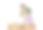 一位年轻女子正在用喷壶给植物浇水。在花园或农场工作的女孩。农民,园丁图片下载