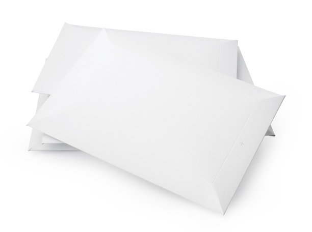 一叠白色背景的信封图片下载