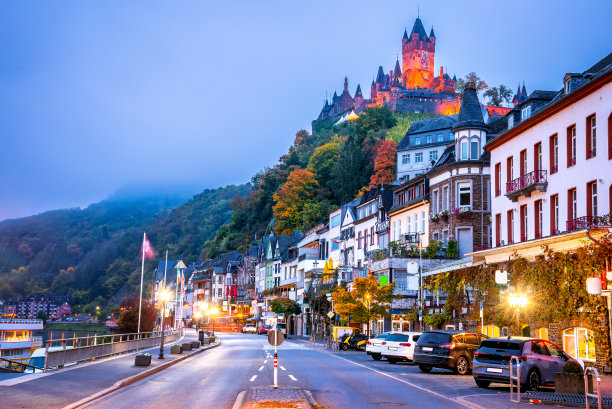 德国科赫姆——中世纪摩泽尔河的地标。图片下载