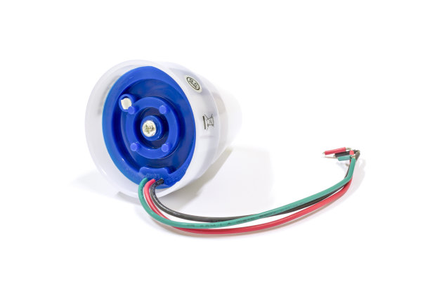 照片开关置于白色背景下，隔离，家电维修服务。图片下载