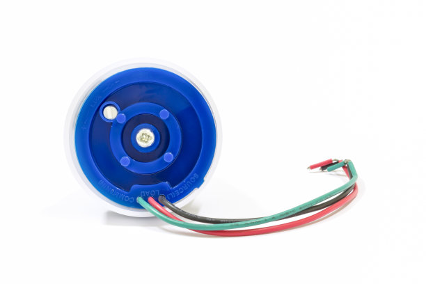 照片开关置于白色背景下，隔离，家电维修服务。图片下载