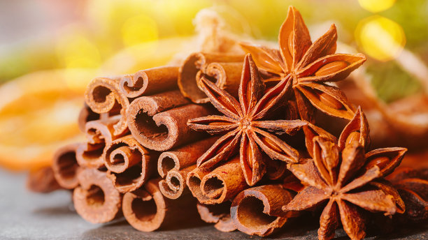 烹饪食材，圣诞装饰。烹饪或圣诞节装饰的配料。图片下载