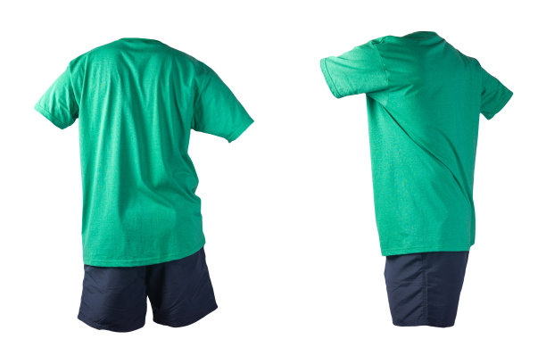 男子运动短裤和t恤孤立在白色背景上图片下载