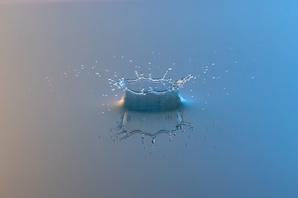 水冠飞溅图片下载