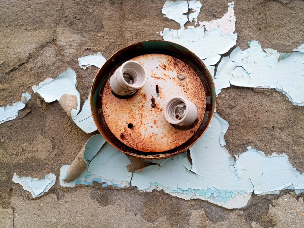 带灯座的旧壁灯。图片下载