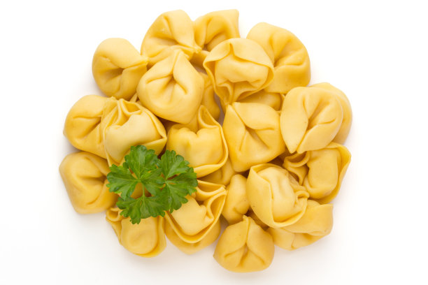 自制生意大利面饺子配香草图片下载
