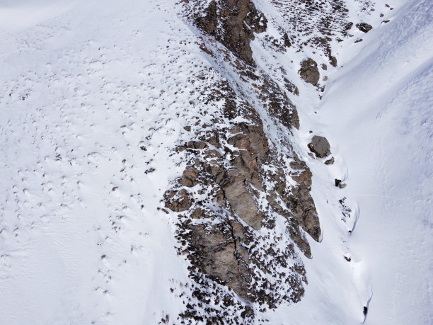 高山的岩石图片下载