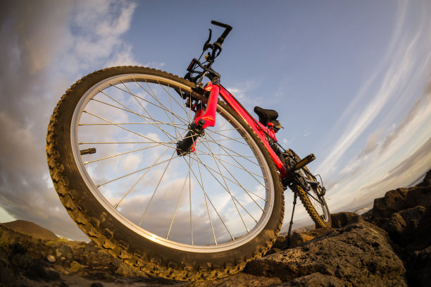日落时的山地车图片图片下载