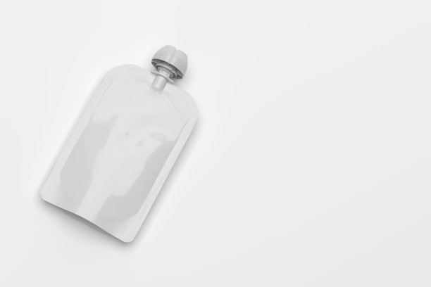 白色空塑料袋婴儿食品模型孤立在白色。3 d渲染。图片下载