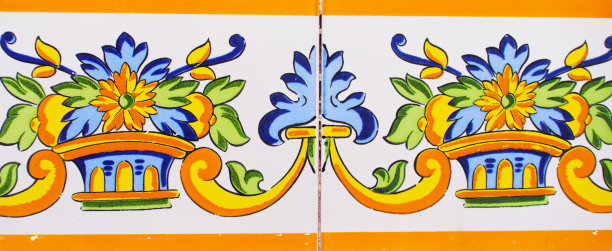 老房子立面传统瓷砖的细节。装饰瓷砖。瓦伦西亚传统瓷砖。花卉装饰。图片下载