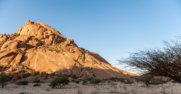 Spitzkoppe在日落图片下载