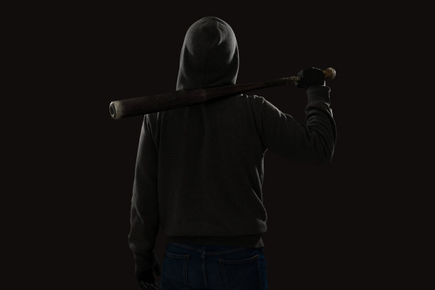 用棒球棒的危险小偷图片下载