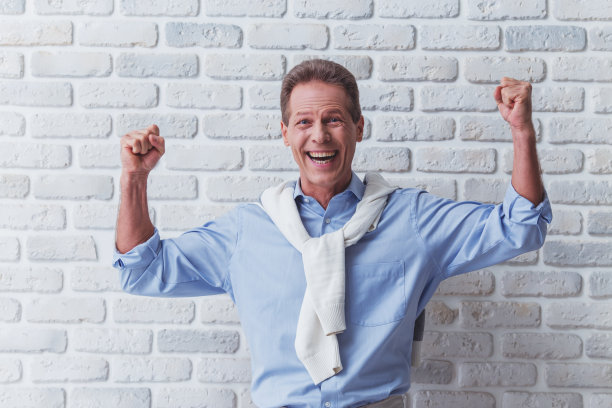 英俊的中年男子图片下载