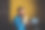 一个年轻的、沉思的男人正坐在椅子上，揉着下巴，休息了几分钟。图片下载