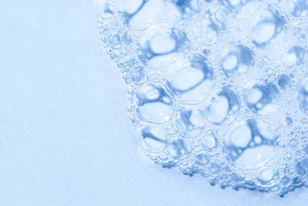 香皂、沐浴露或洗发水泡沫的质地。图片下载