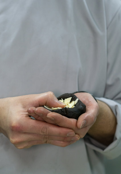 糕点厨师准备蛋糕库存照片图片下载